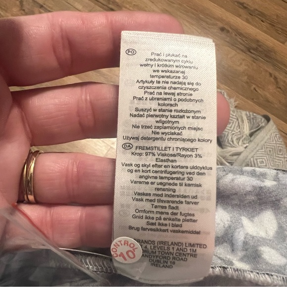 Hobbs London Nadina navy/white long sleeve petal print midi jersey dress - Picture 13 of 13